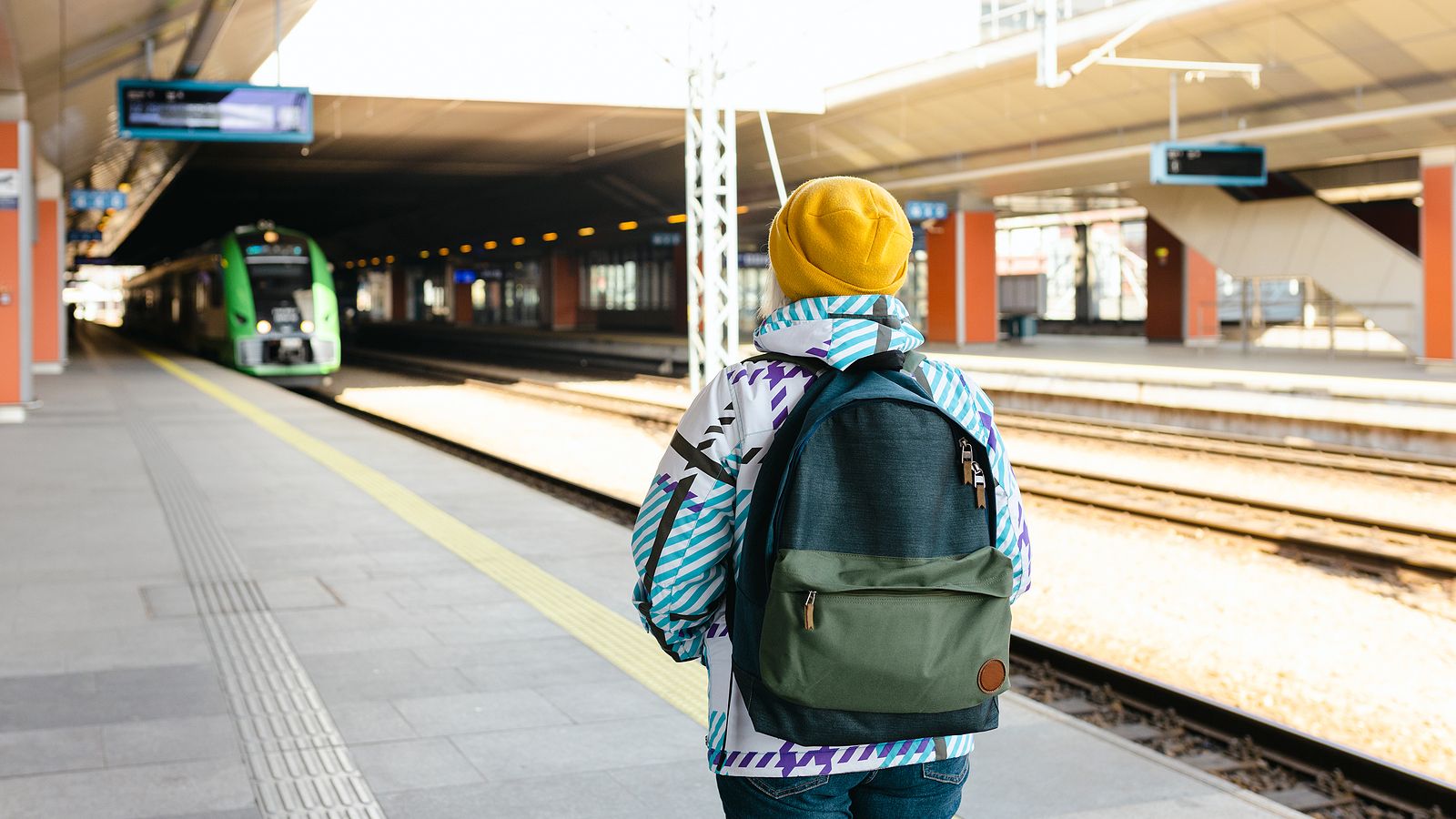 La Guardia Civil alerta a los que viajan con mochila en el transporte público