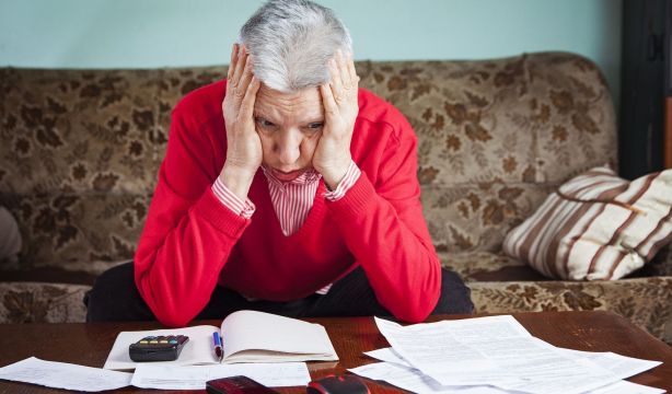 Seis de cada diez españoles no entiende todas las condiciones bancarias que firma. Foto: Bigstock