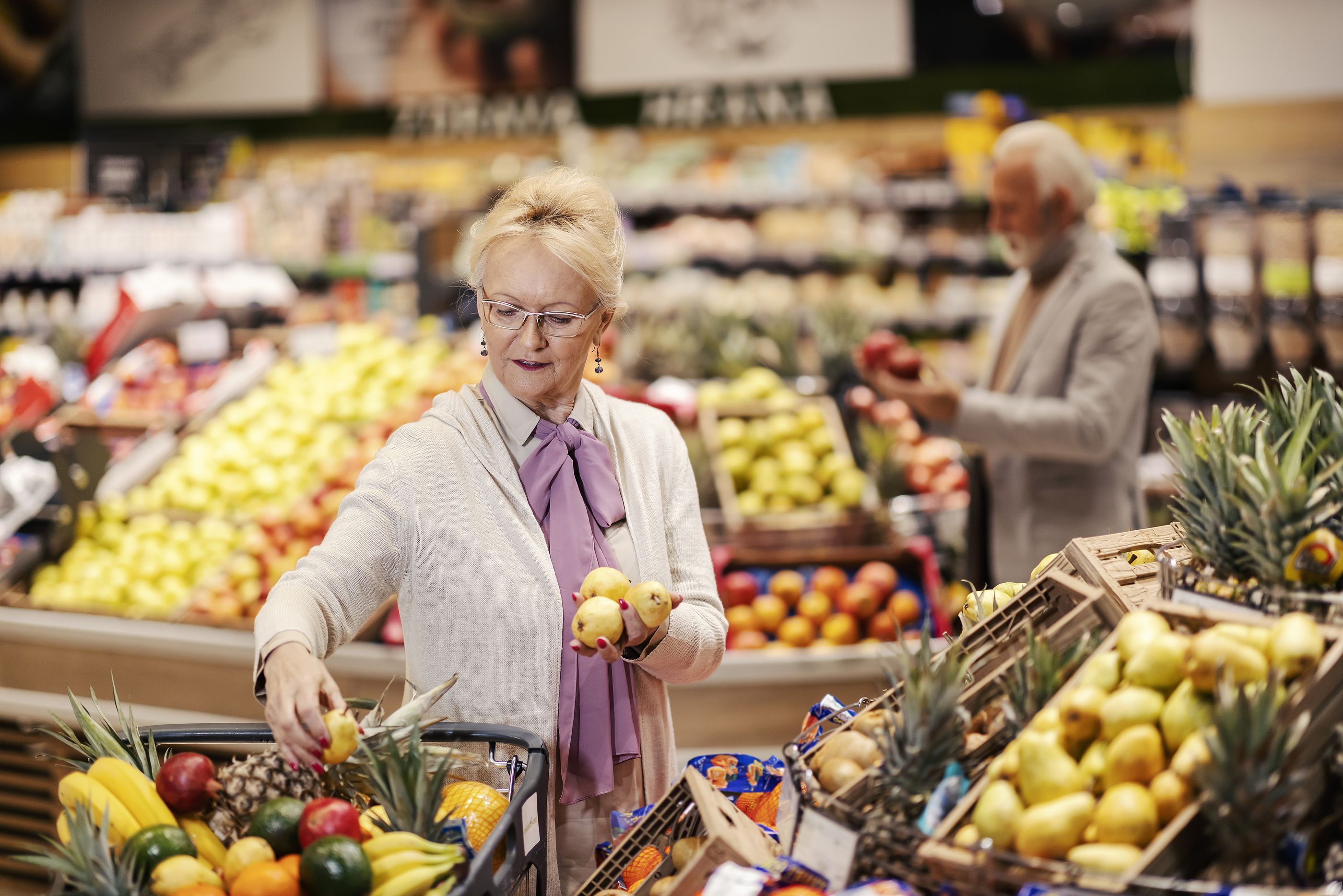 Desvelan los trucos de los supermercados: por qué la fruta está en la entrada y el pan al fondo