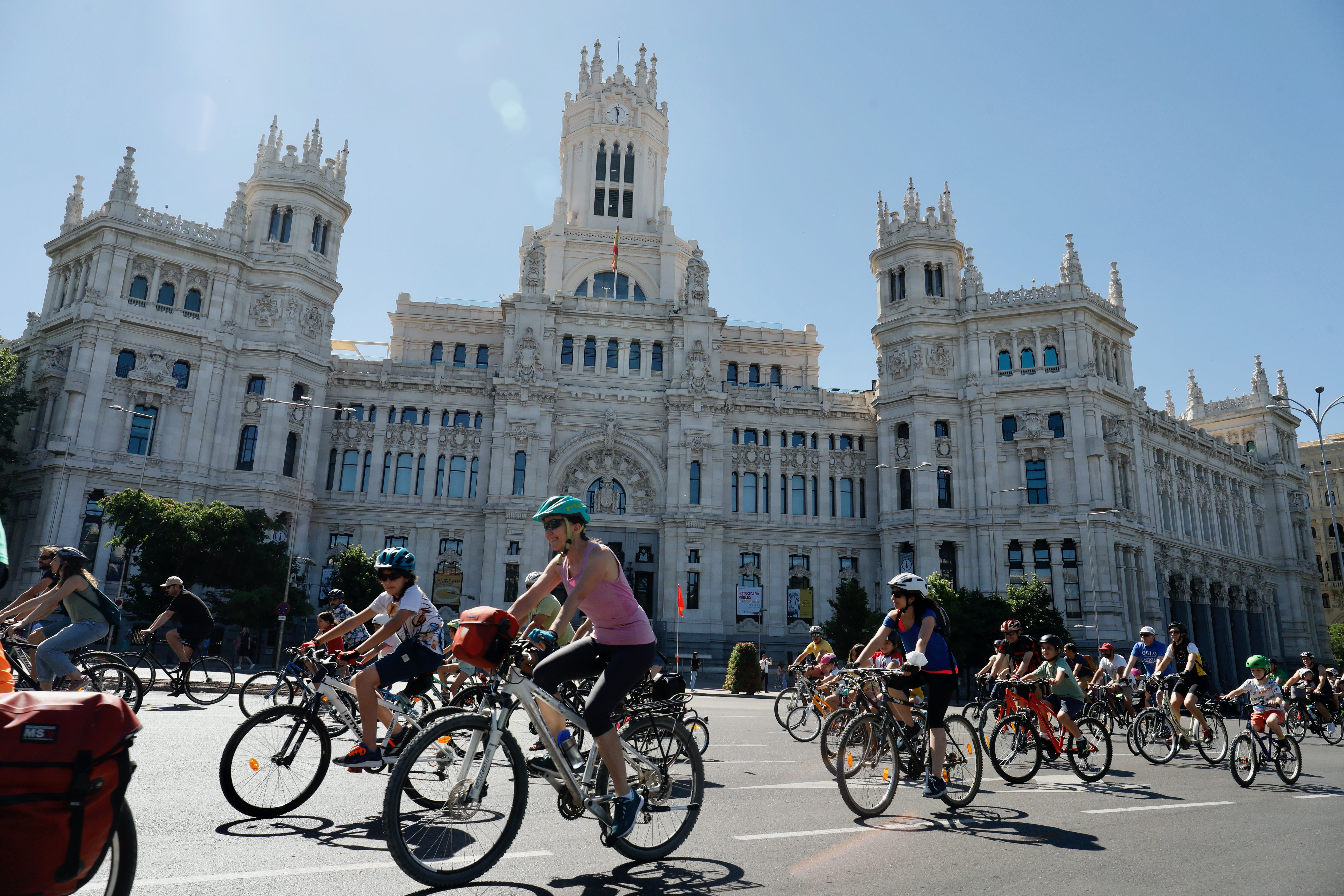 Son obligatorias las luces traseras en una bicicleta?