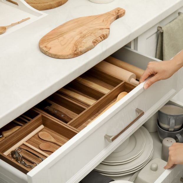 CUIDADO! Esto es lo que NUNCA deberías guardar en los cajones de la cocina