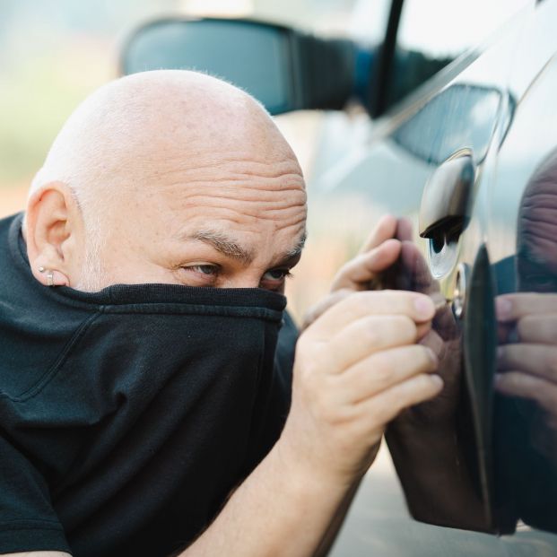  El consejo de la Policía para evitar que te roben el coche cuando aparcas