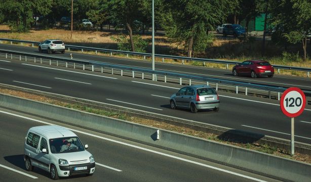 La DGT lanza un serio aviso ante el aumento de atropellos en autopistas