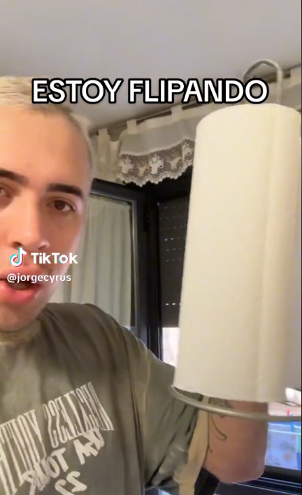 Vídeo de TikTok del uso correcto del portarollos