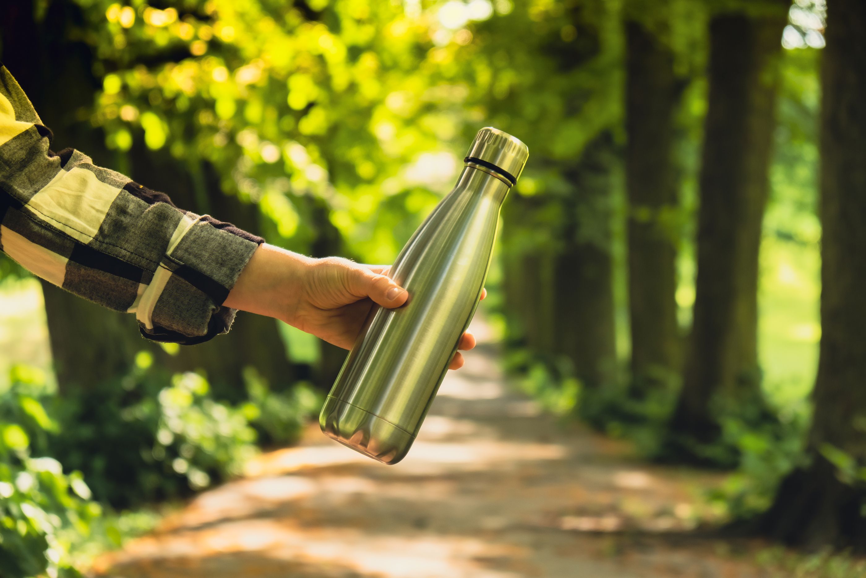 El sencillo truco para eliminar los malos olores de tu botella de agua reutilizable