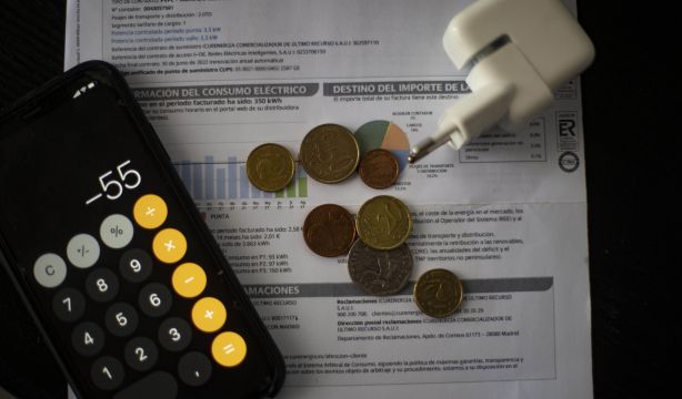 Asufin denuncia a Masqluz ante Competencia por fraude masivo. Foto: EuropaPress