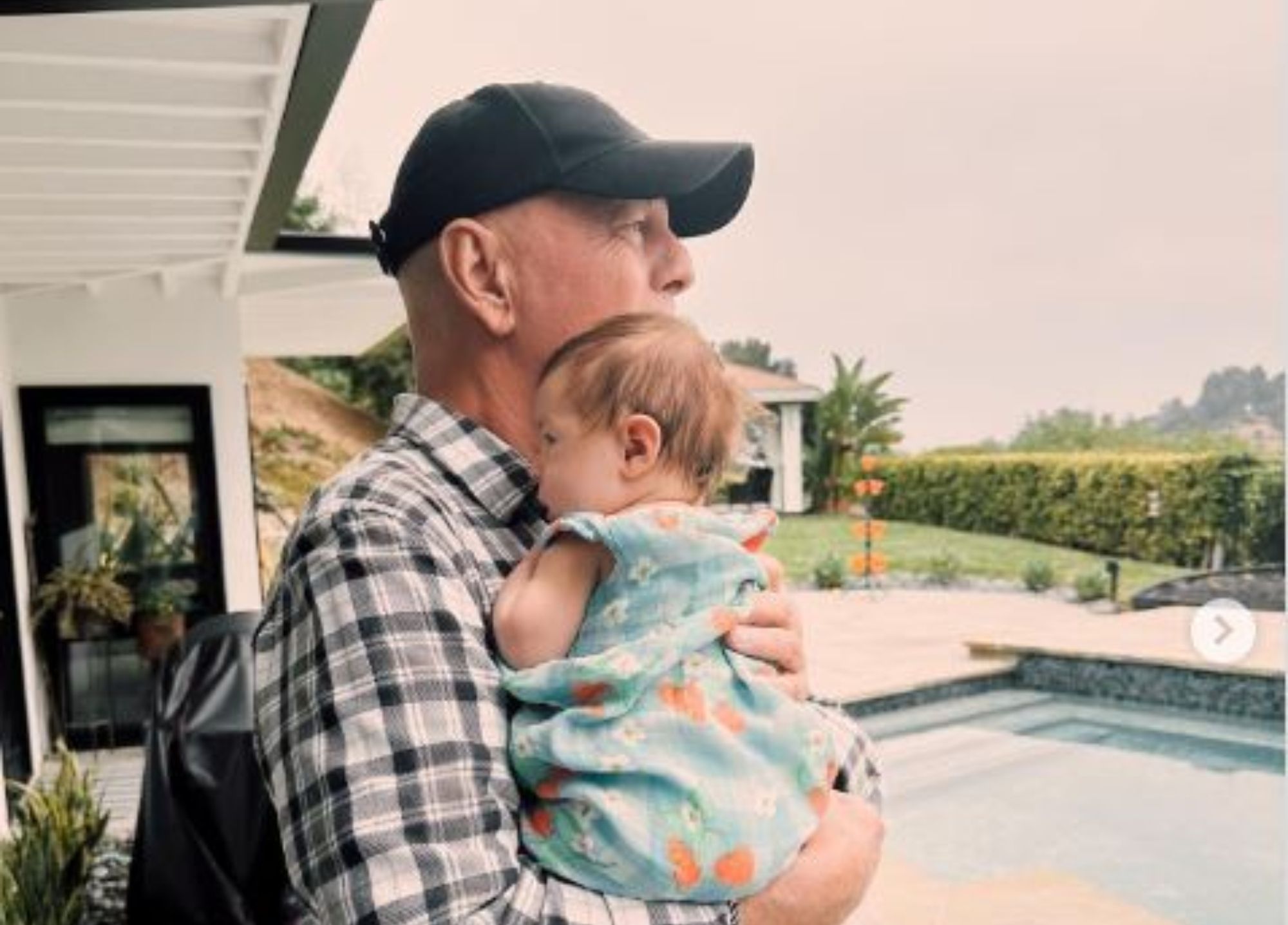 Bruce Willis posa por primera vez junto a su nieta. Foto: Instagram