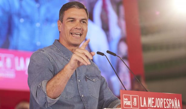 Sánchez promete ampliar los permisos de paternidad y maternidad de las 16 a 20 semanas