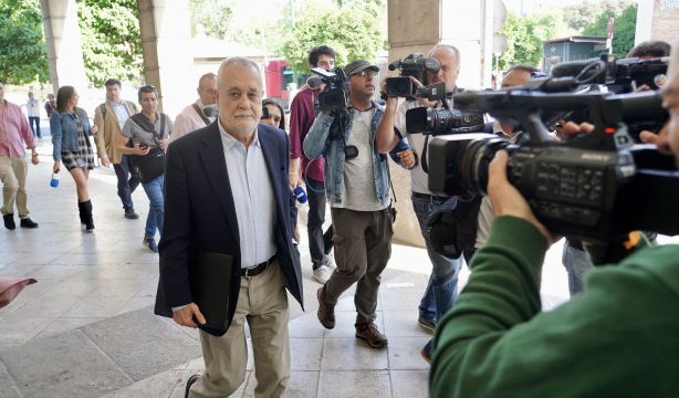 Griñán no entrará en la cárcel: La Audiencia de Sevilla suspende la pena por su enfermedad