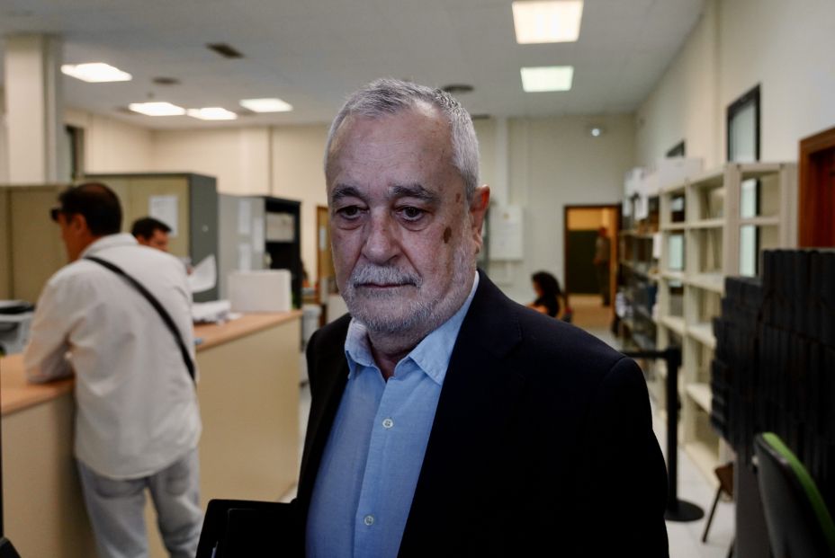 EuropaPress 5206632 ex presidente junta andalucia jose antonio grinan llegando juzgados 18 mayo