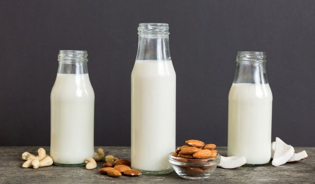 La advertencia de la OCU sobre las bebidas vegetales: "Agua y poco más"