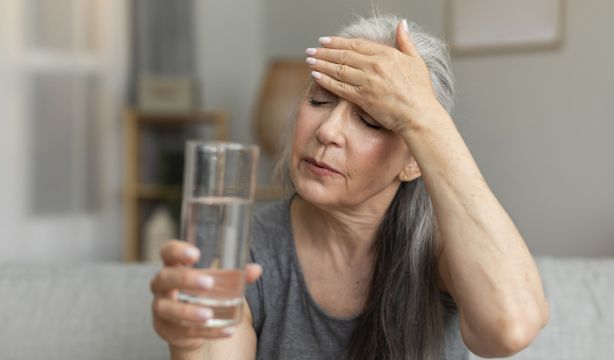 Desmitificando la terapia hormonal para la menopausia: ni es 'antiedad', ni es peligrosa