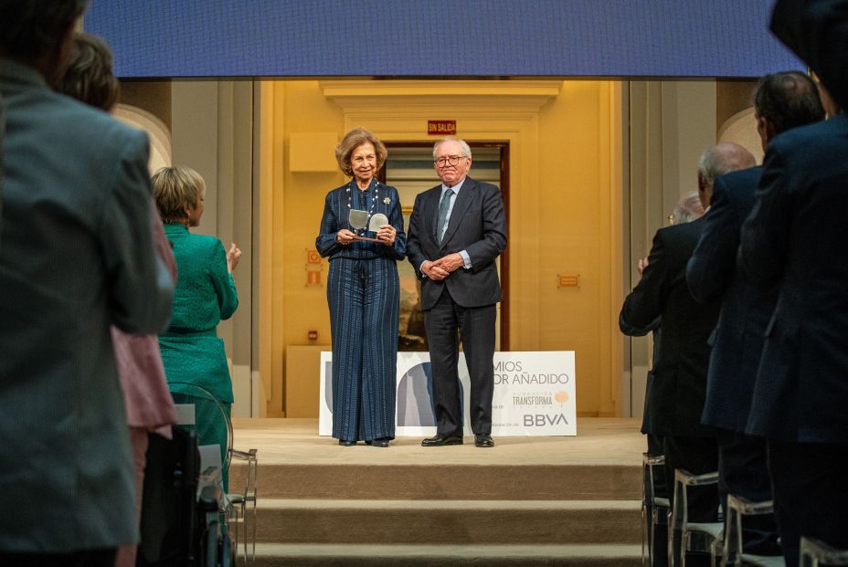 La Reina Sofía, Marcelino Oreja y Margarita del Val, Premios Valor Añadido al talento sénior La Reina Sofía, Marcelino Oreja y Margarita del Val, Premios Valor Añadido al talento sénior