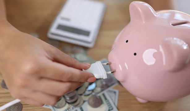 Consultorio ‘Luz y Gas’: ¿Hay horas en que la electricidad es gratis?