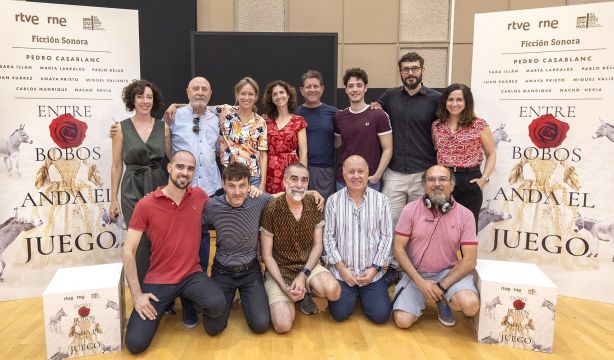 RNE estrena en el Festival de Almagro la ficción sonora 'Entre bobos anda el juego'