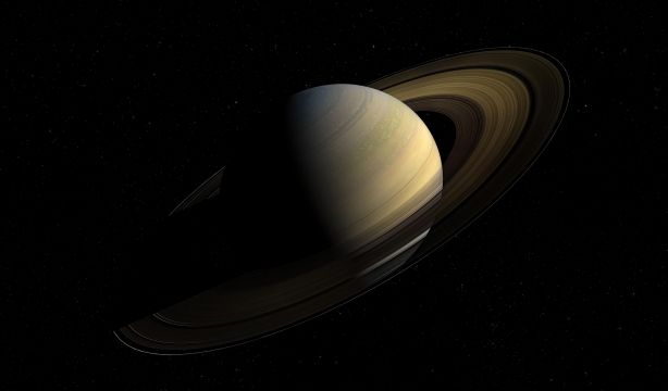 Descubren que la luna helada de Saturno podría albergar un océano estable apto para la vida