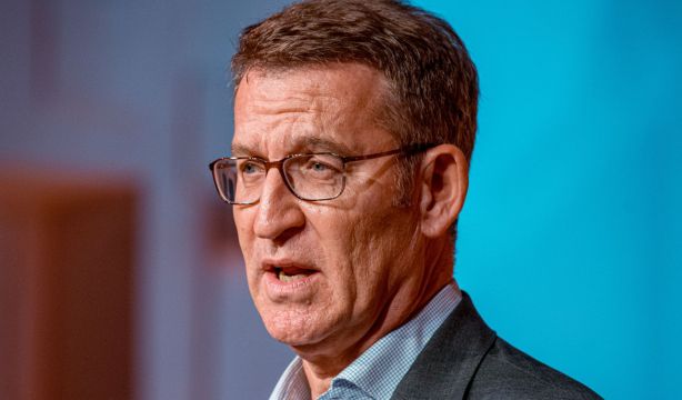 El CIS da por primera vez la victoria al PP, pero no sumaría mayoría absoluta con Vox
