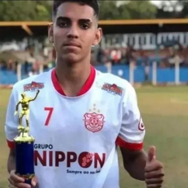 Hallan el cadáver decapitado de un futbolista brasileño Hallan el cadáver decapitado de un futbolista brasileño