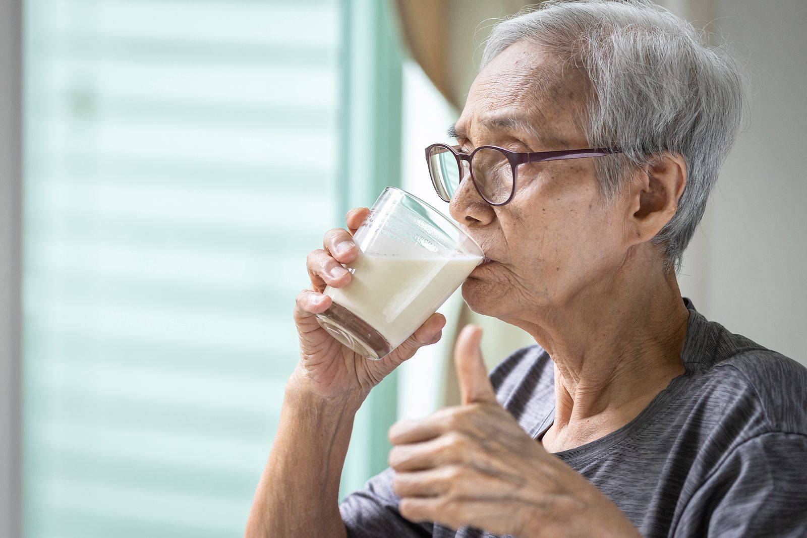 Cinco nutrientes clave que pueden faltar en personas mayores y cómo recuperarlos