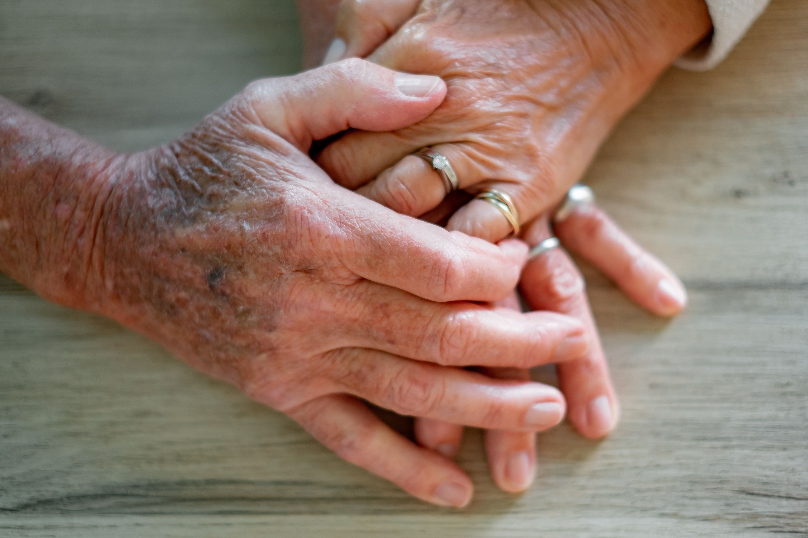 Inseparables: de estar casados durante 78 años a morir con 4 horas de diferencia