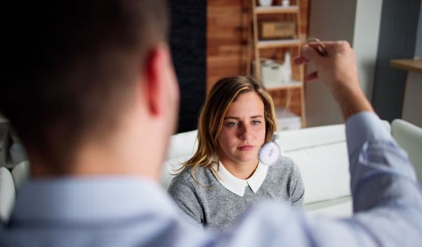 Mitos sobre la hipnosis: una persona hipnotizada puede negarse a las órdenes