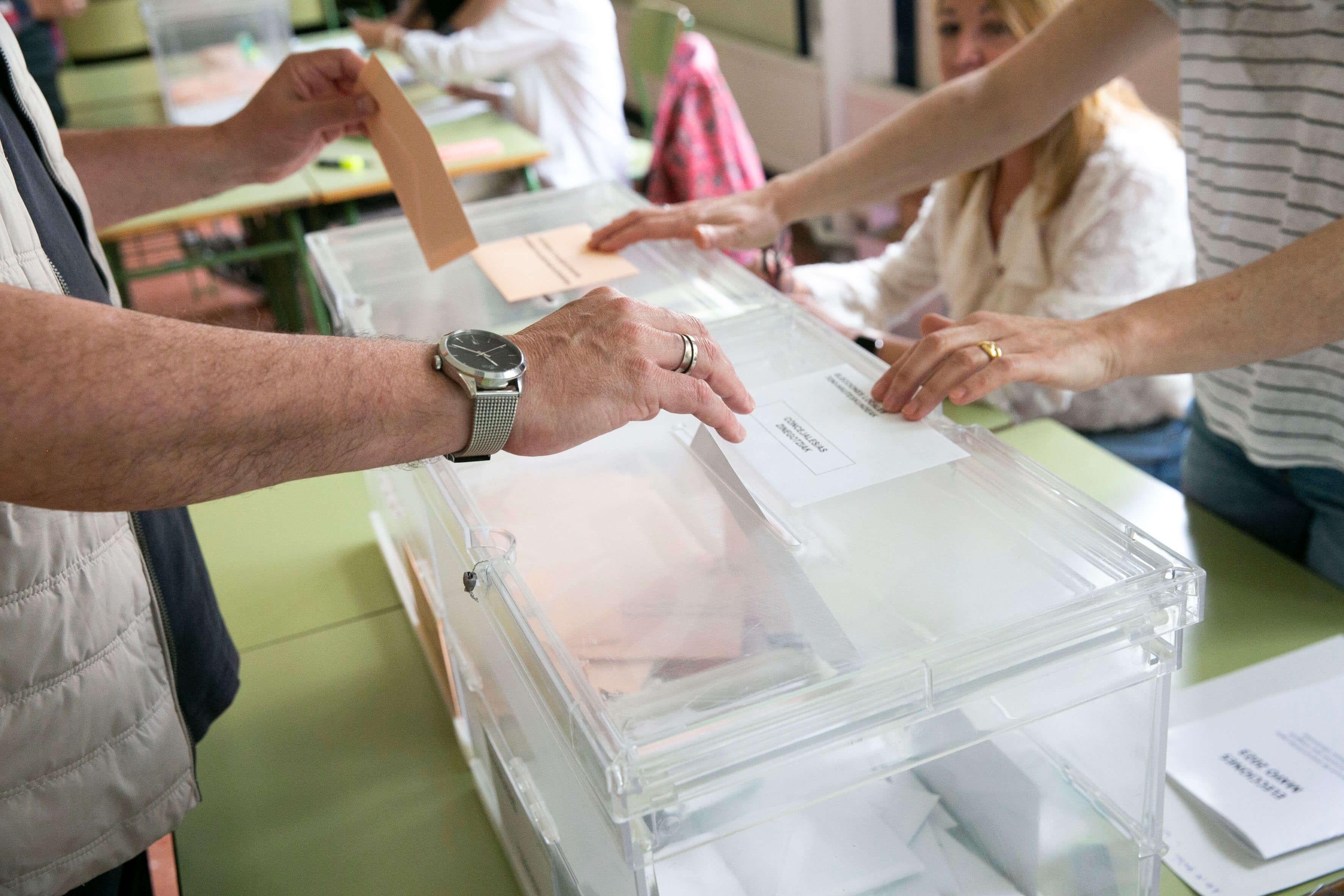 Los sénior tienen claro a quién van a votar el 23J: los indecisos están entre los 34 y 54 años