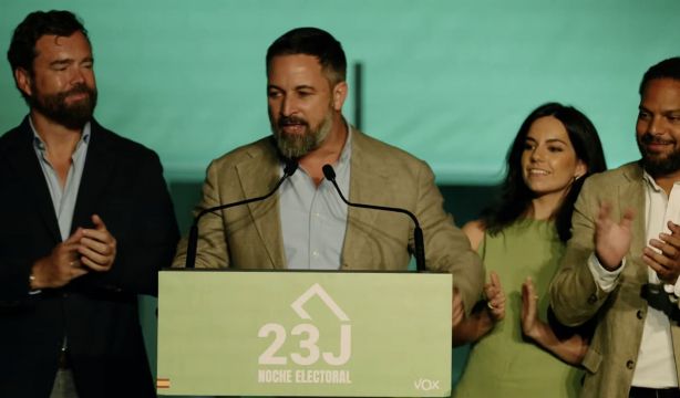 Abascal acusa a Feijóo de "vender la piel del oso antes de cazarlo"