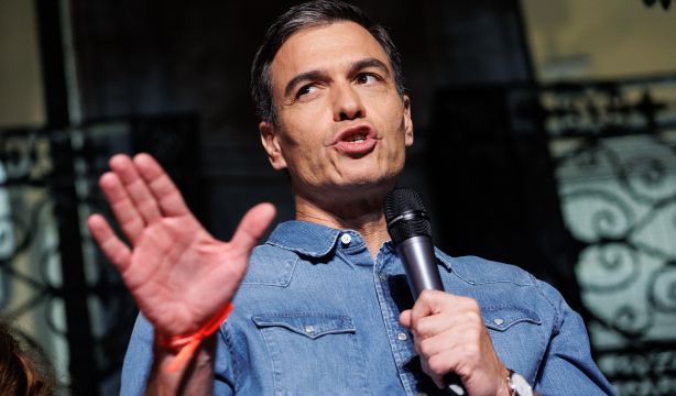 El PSOE resiste ante un PP que gana, pero no logra sumar con Vox para gobernar