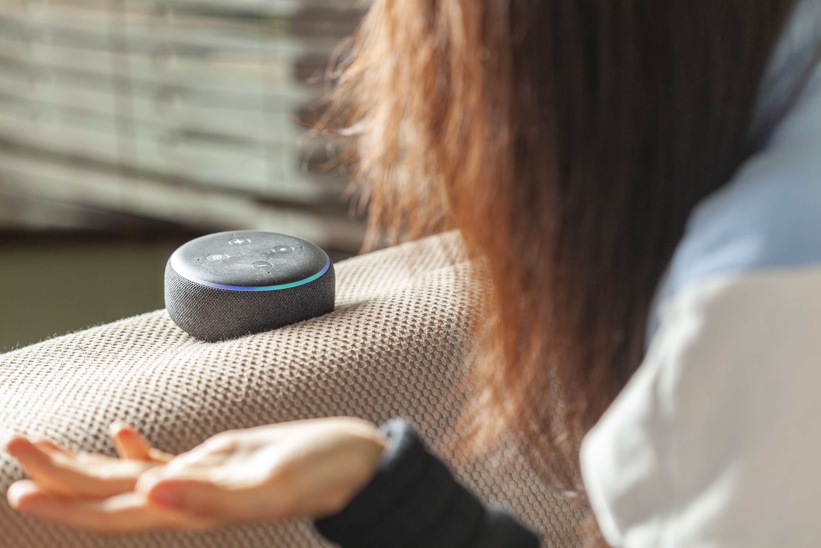 Así puedes conseguir que Alexa te avise si alguien entra en tu casa mientras estás de vacaciones. Foto: Bigstock