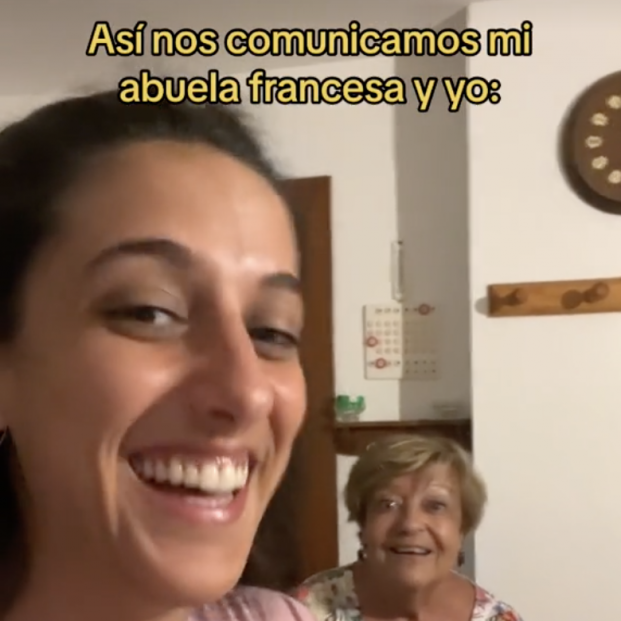 VÍDEO: La curiosa forma en la que hablan una nieta y su abuela que ha conquistado las redes. Foto: TikTok