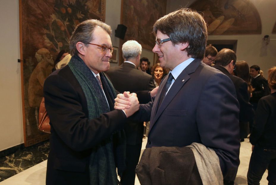 Artur Mas pide a Puigdemont que no haga la "temeridad" de ir a unas nuevas elecciones Artur Mas pide a Puigdemont que no haga la "temeridad" de ir a unas nuevas elecciones