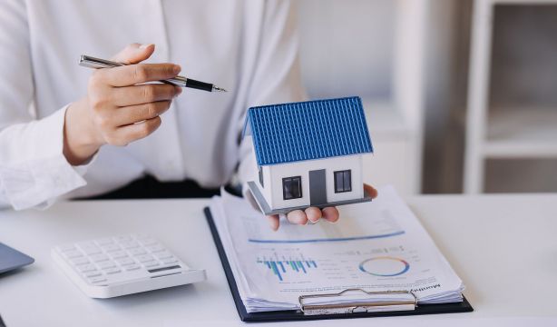 El euríbor escala al 2,56% a lomos del precio del petróleo y encarece las hipotecas variables