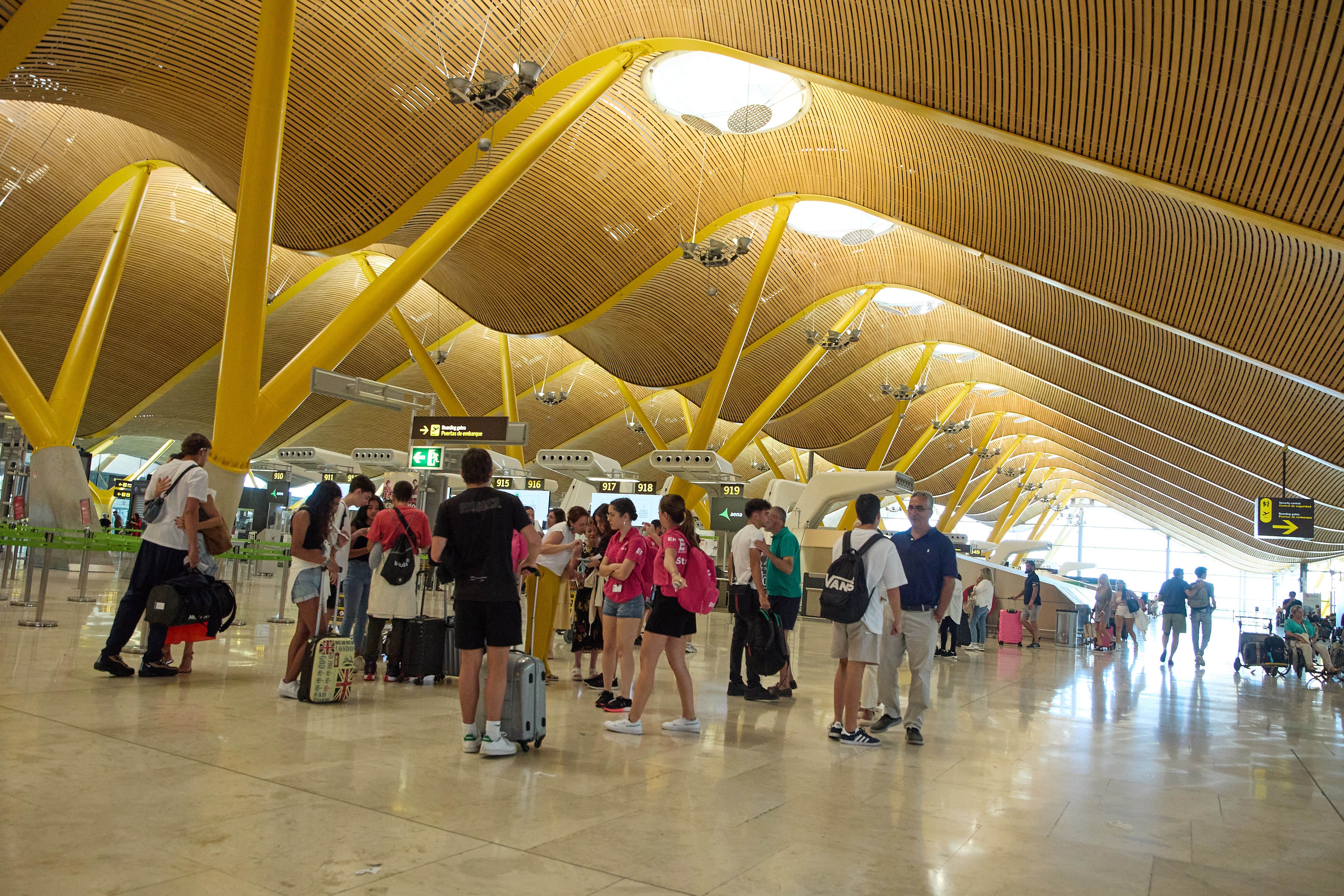 Los 15 aeropuertos españoles que tendrán servicio de asistencia para personas con discapacidad