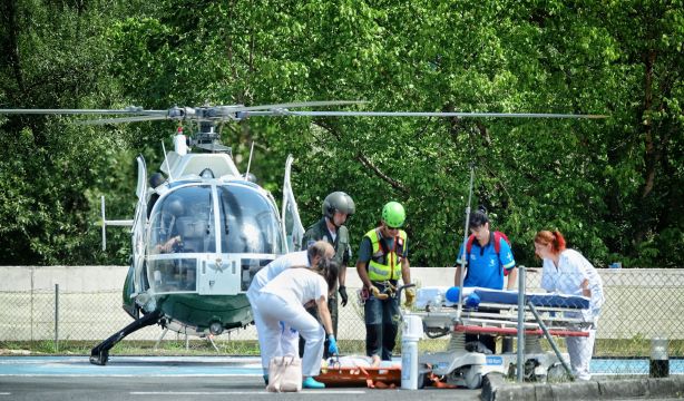Grave accidente tras volcar un autobús con niños que se dirigía a los Lagos de Covadonga