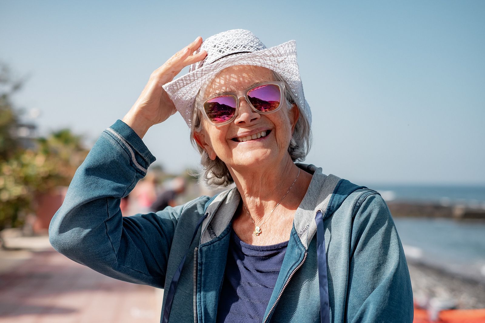 Oftalmólogos alertan de problemas oculares por sobreexposición al sol, agua salada y calor
