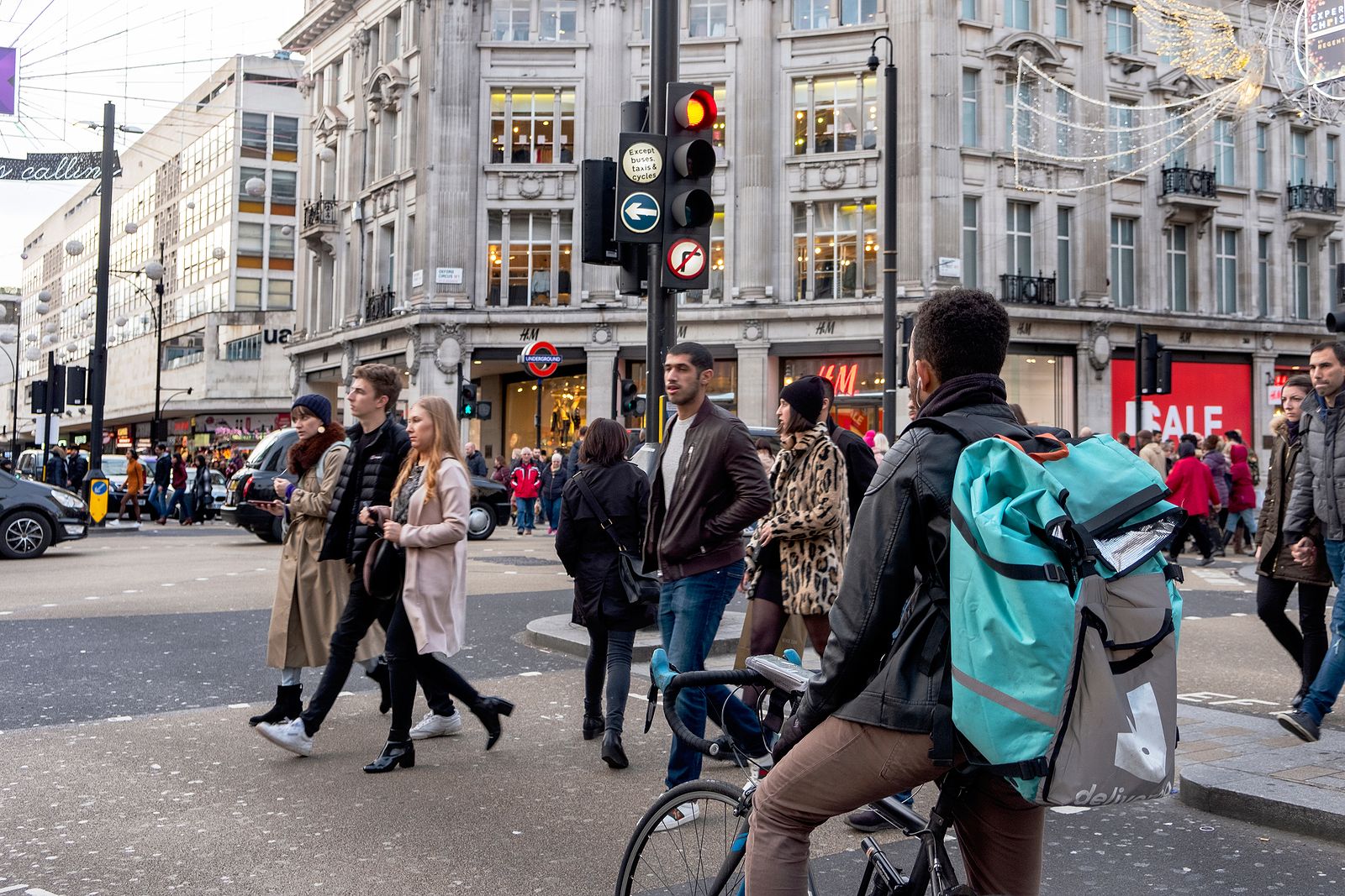 Hacerse rider: la indignante solución británica para acabar con los parados de más de 50 años Hacerse rider: la indignante solución británica para acabar con los parados de más de 50 años