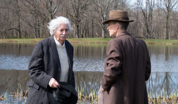 Christopher Nolan aclara por qué hay diálogos de 'Oppenheimer' que no se escuchan bien