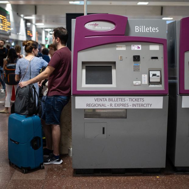 Más de 8 de cada 10 viajes en transporte público estatal se hace ya gratis o con descuento