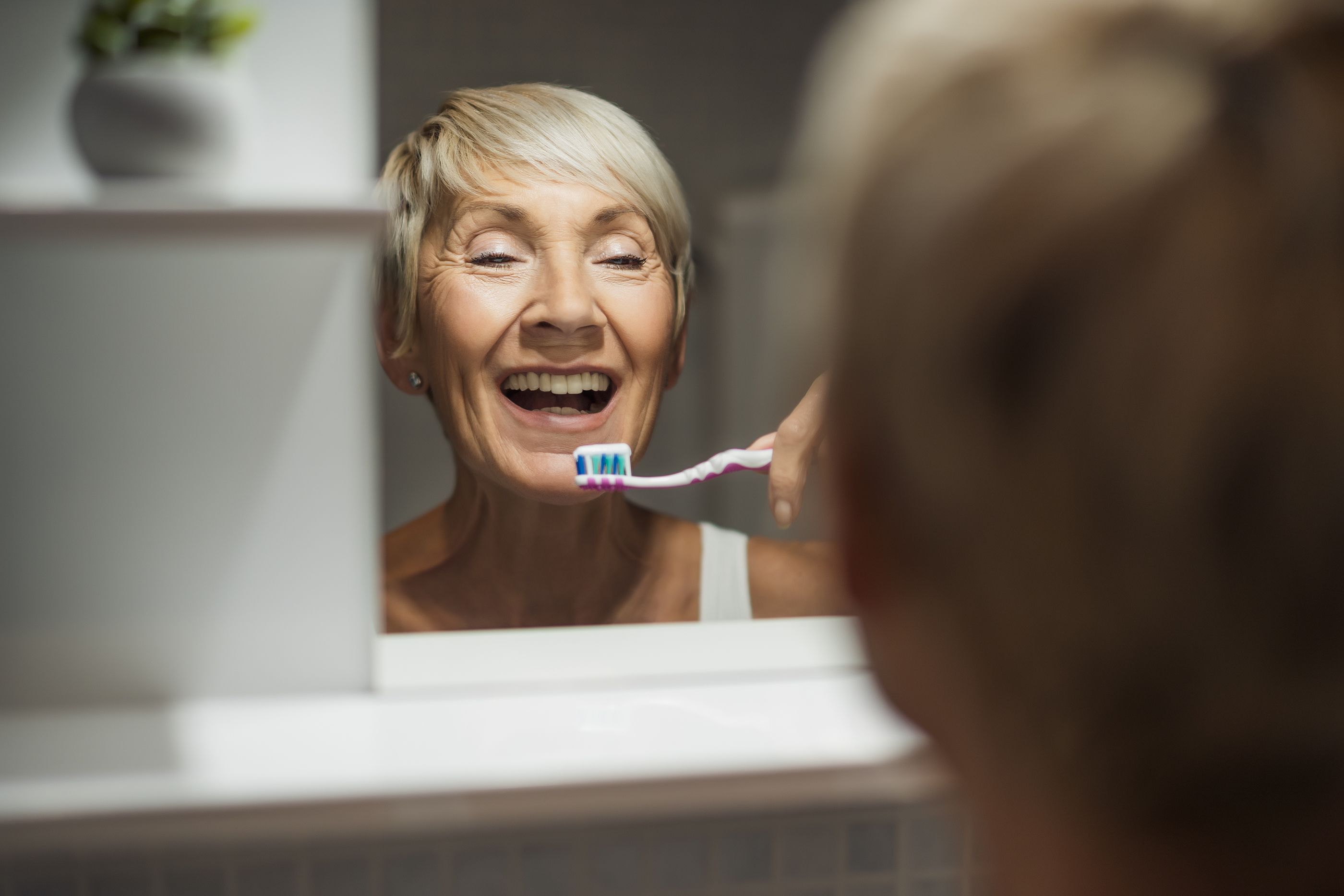 Esta es la manera correcta de lavarse los dientes, según los dentistas