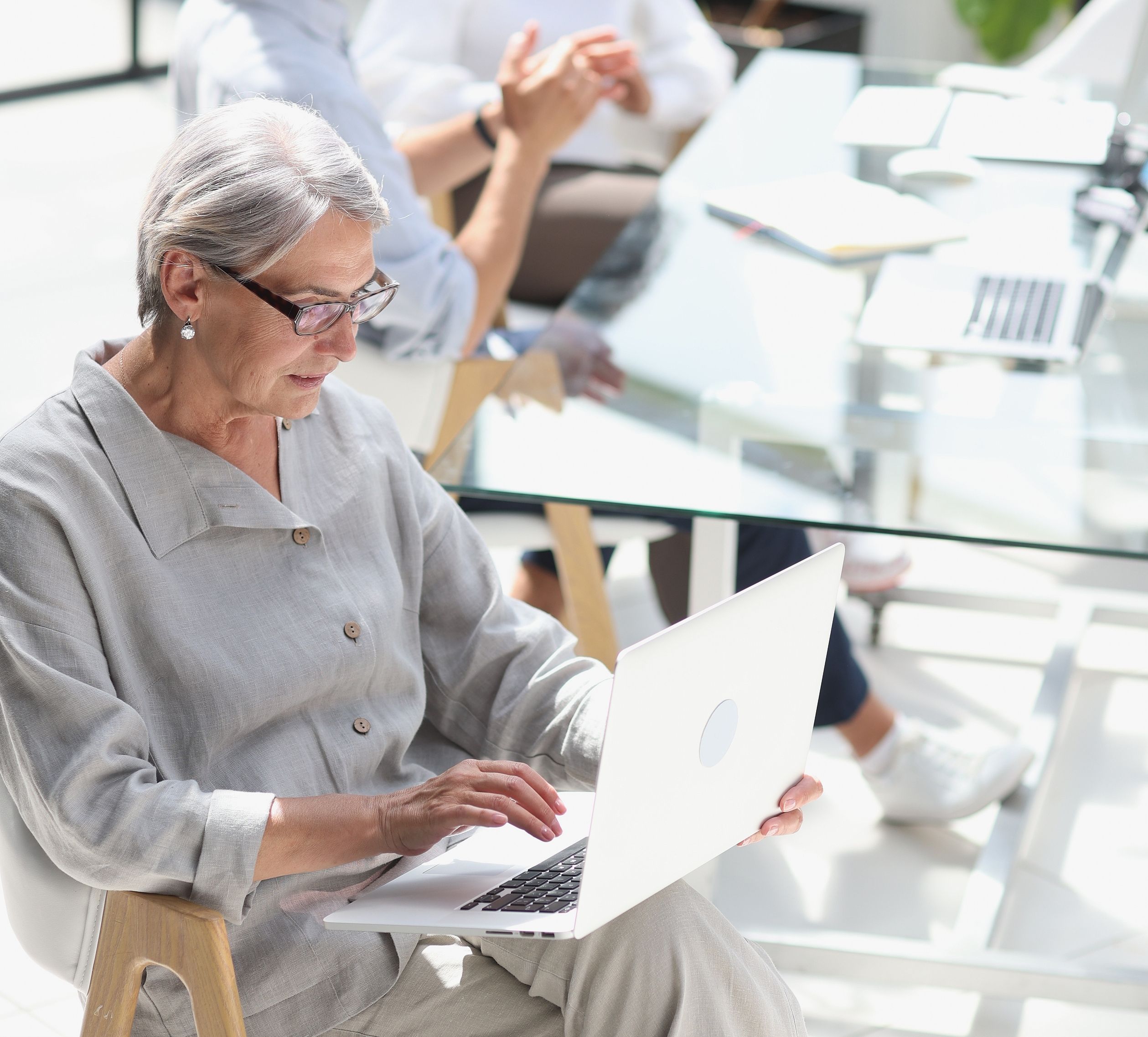 La jubilación se retrasa: la edad real del retiro sube a 65 años, por las mujeres y autónomos