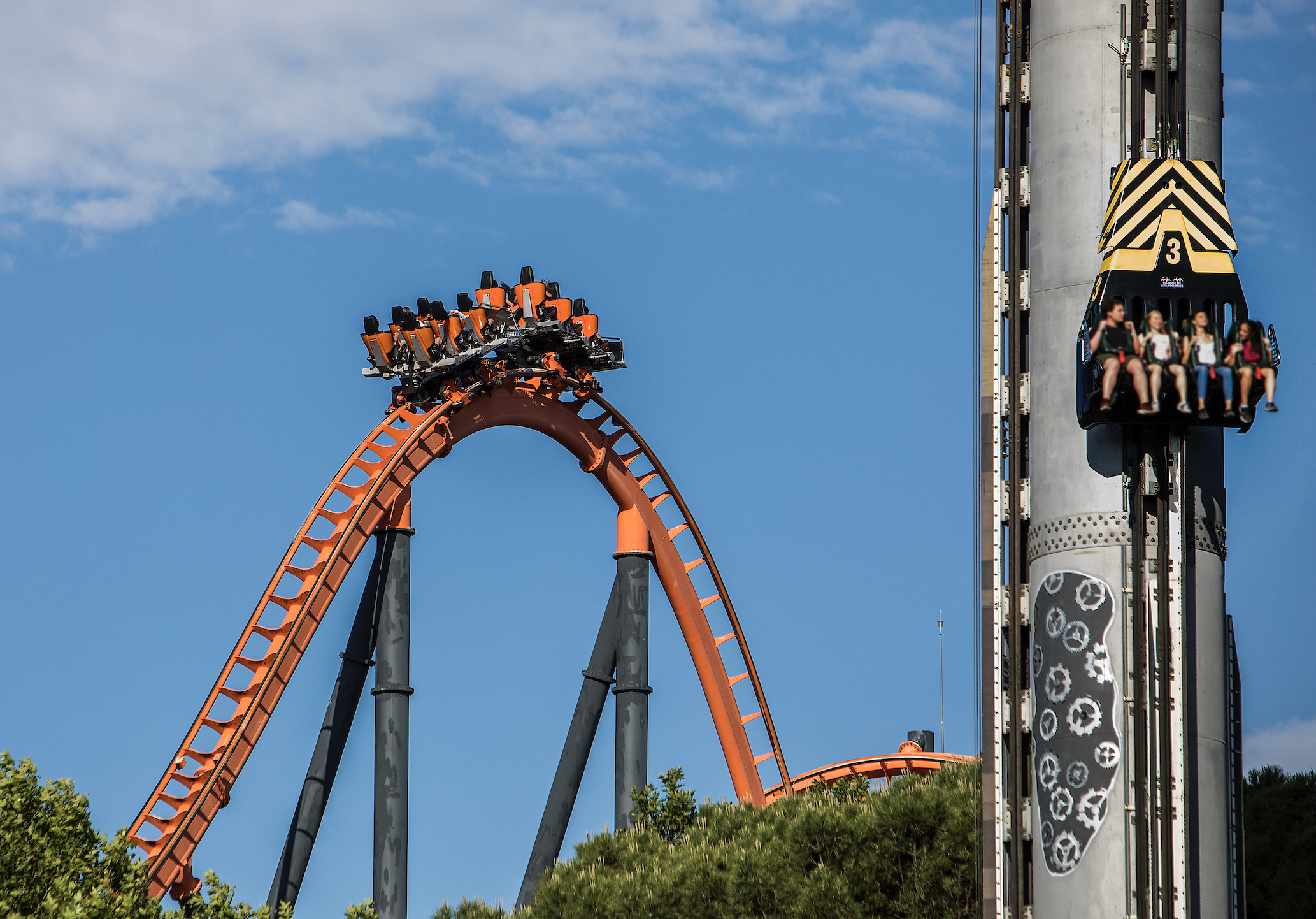 10 atracciones en las que subirse para celebrar el Día Internacional de las Montañas Rusas