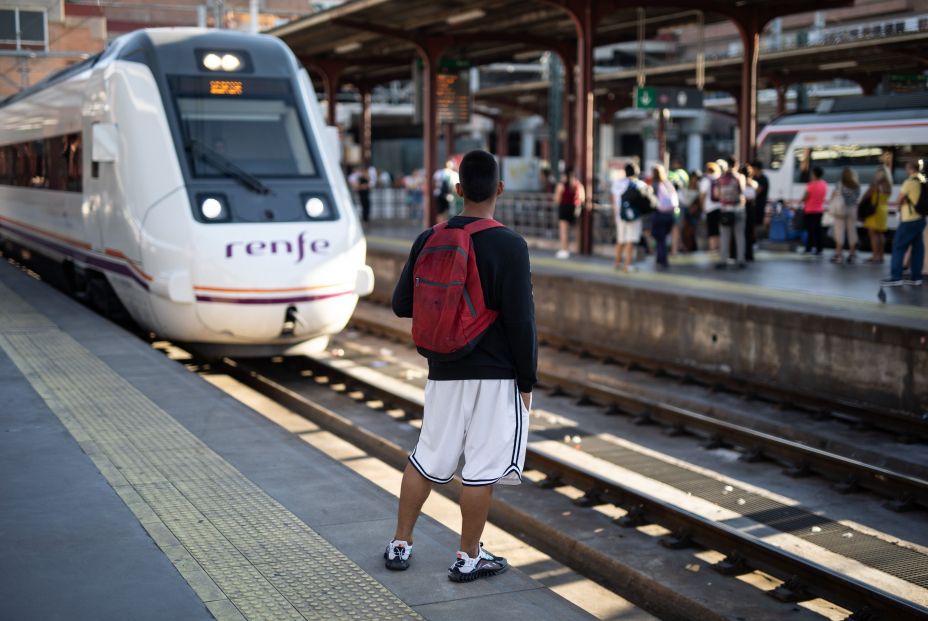 Renfe implanta un sistema de información para personas con discapacidad auditiva