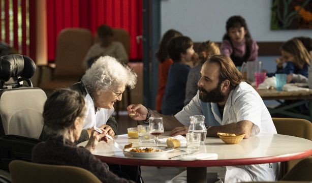 Llega a los cines 'Pequeños grandes amigos': una tierna comedia sobre la infancia y los mayores
