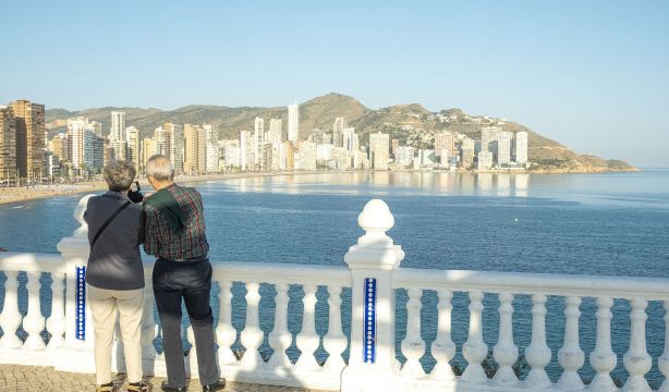 Los viajes del Imserso, a expensas de formar nuevo Gobierno, en peligro de sufrir retrasos. Foto: bigstock