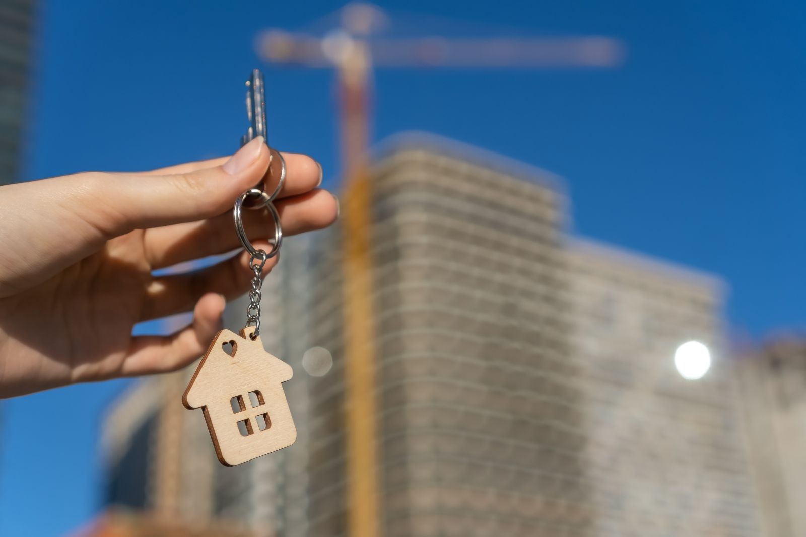 Brecha de género en vivienda: la mujer tarda casi 4 años más que el hombre en comprar una casa Brecha de género en vivienda: la mujer tarda casi 4 años más que el hombre en comprar una casa