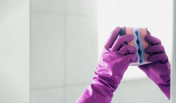 Subsidio para mayores de 52 años: ¿por qué los autónomos y empleadas del hogar no pueden recibirlo?