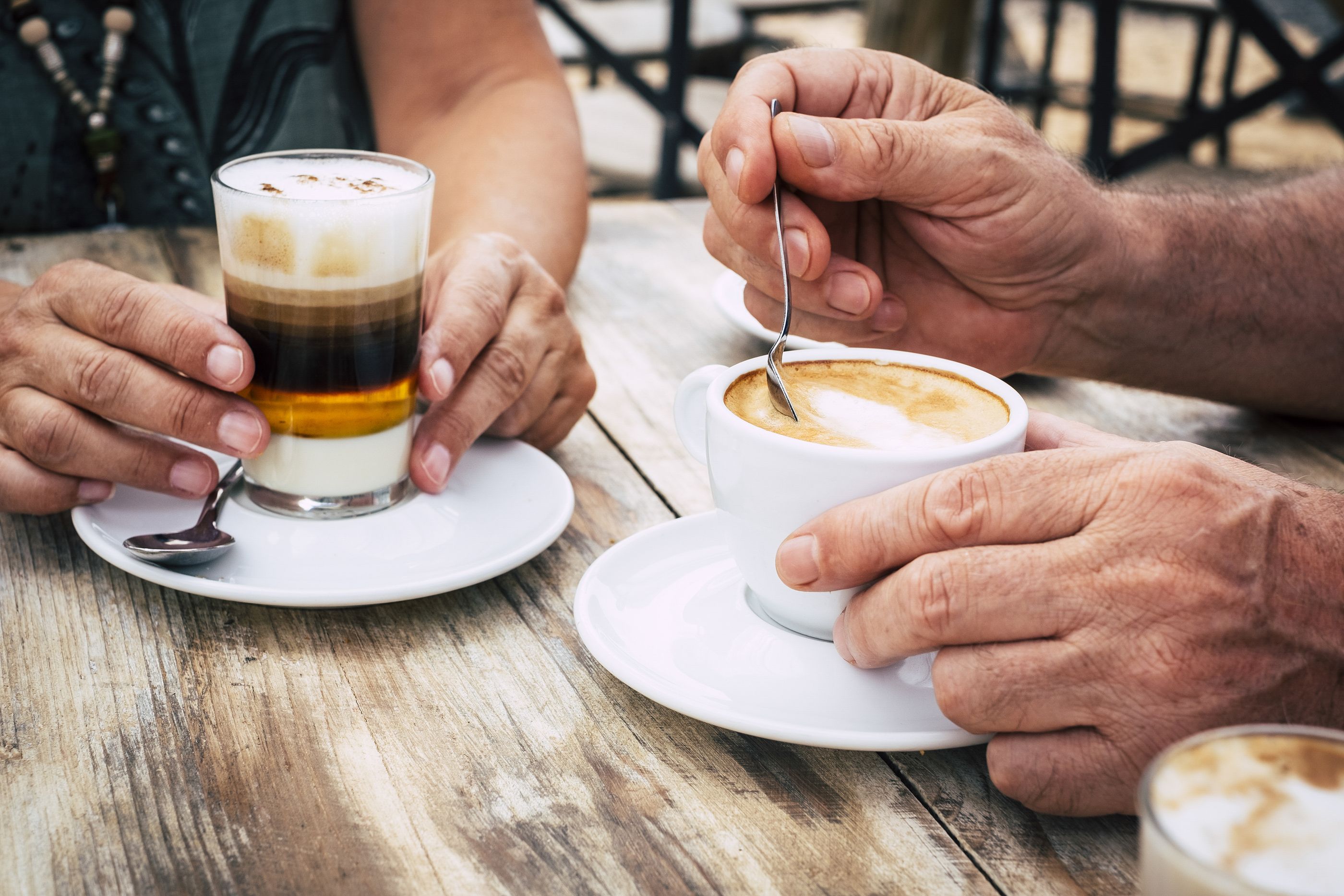 ¿Tomas café todos los días? Esto es lo que le ocurre a tu cerebro