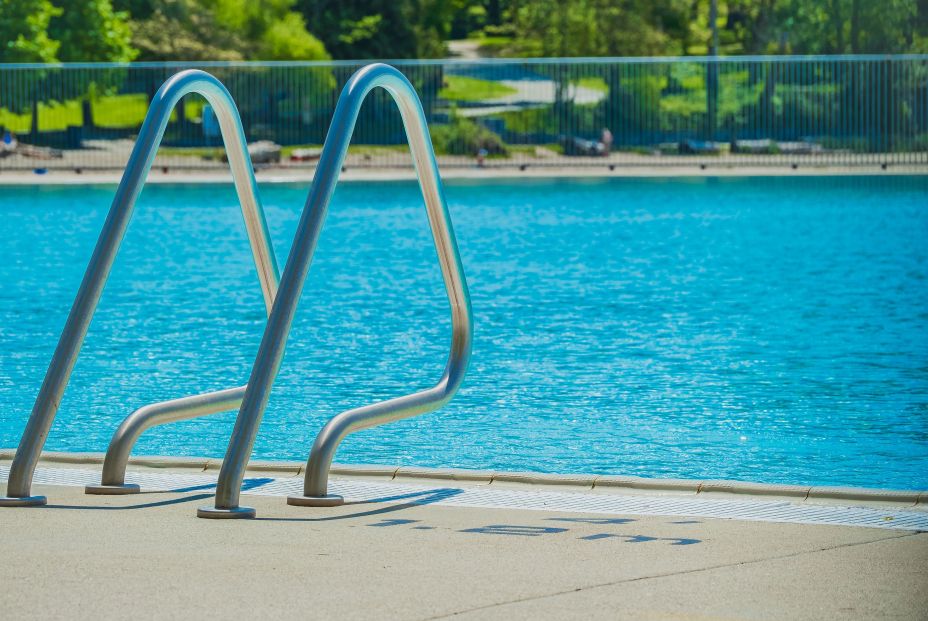 Muere la niña de 4 años que casi se ahogó el lunes en una piscina. Foto: BIgstock Muere la niña de 4 años que casi se ahogó el lunes en una piscina. Foto: BIgstock