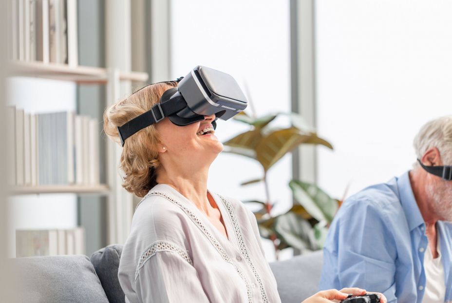 ¿Puede la realidad virtual aliviar la soledad y mejorar la salud mental de los mayores?