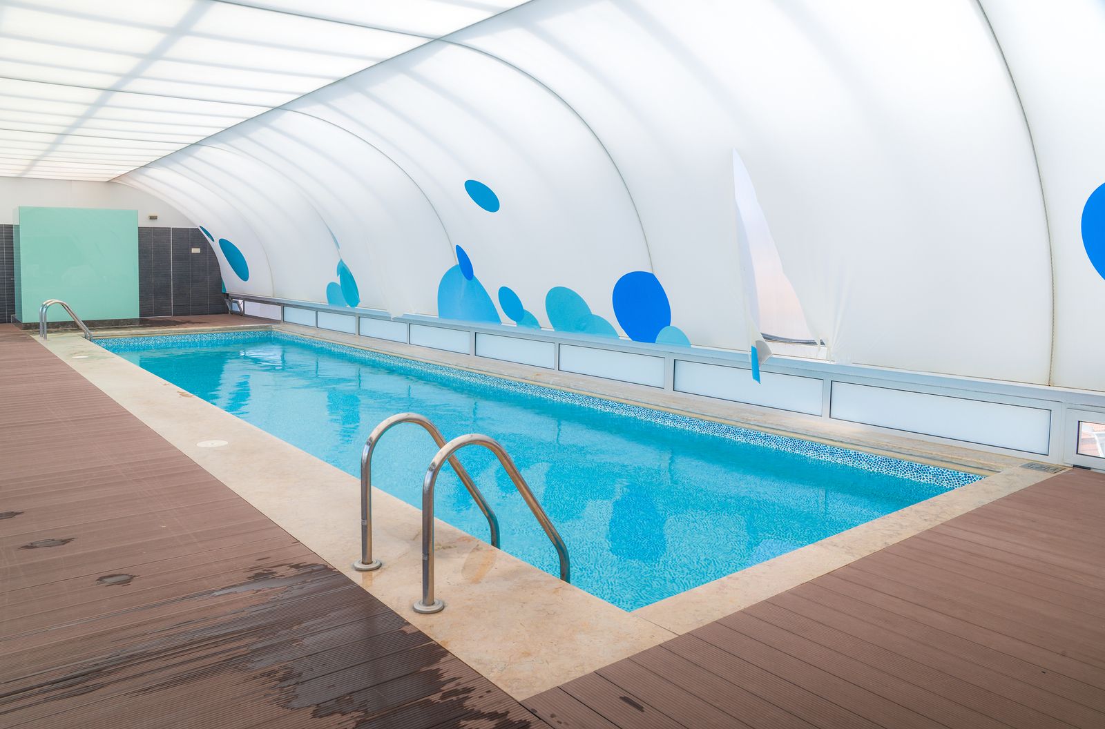 ¿Quieres instalar una cubierta para tu piscina?